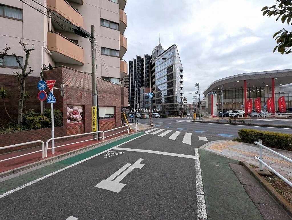 ストーク大山　西側 前面道路